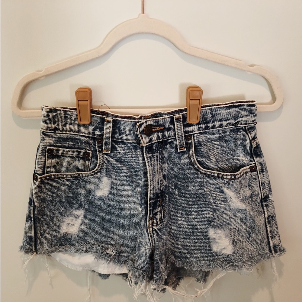 PRICE DROP High Waisted Levis Cut Off Jean Shorts